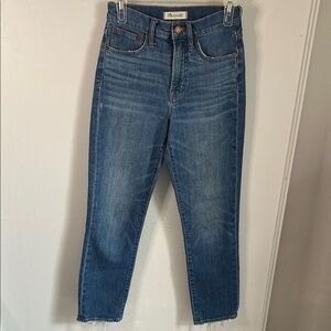 Madewell The Perfect Vintage Crop High-Rise Tapered Denim Jeans in Blue Wash